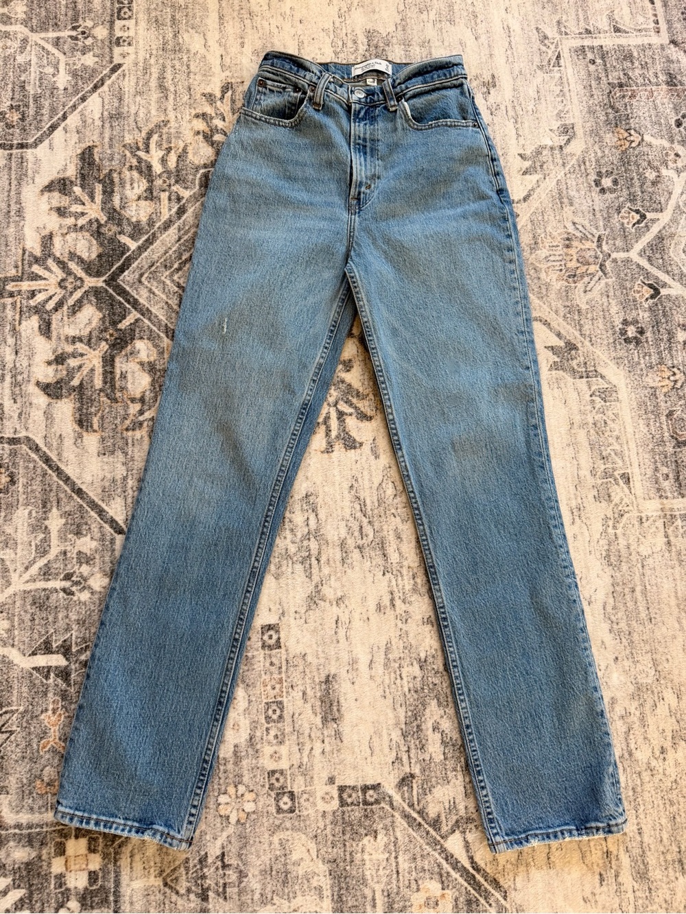 Abercrombie & Fitch 90’s Curve Love Ultra High Rise Straight Leg Jeans